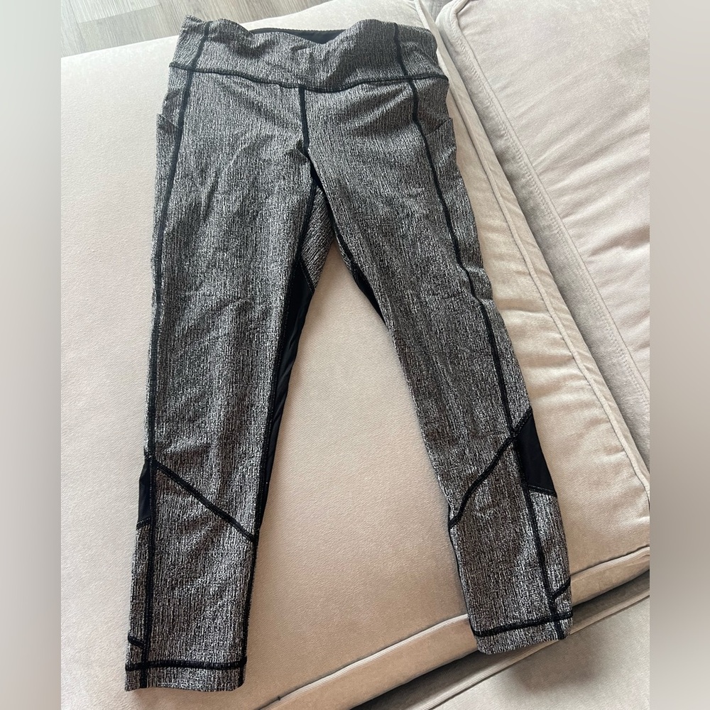 Lululemon leggings size 6
